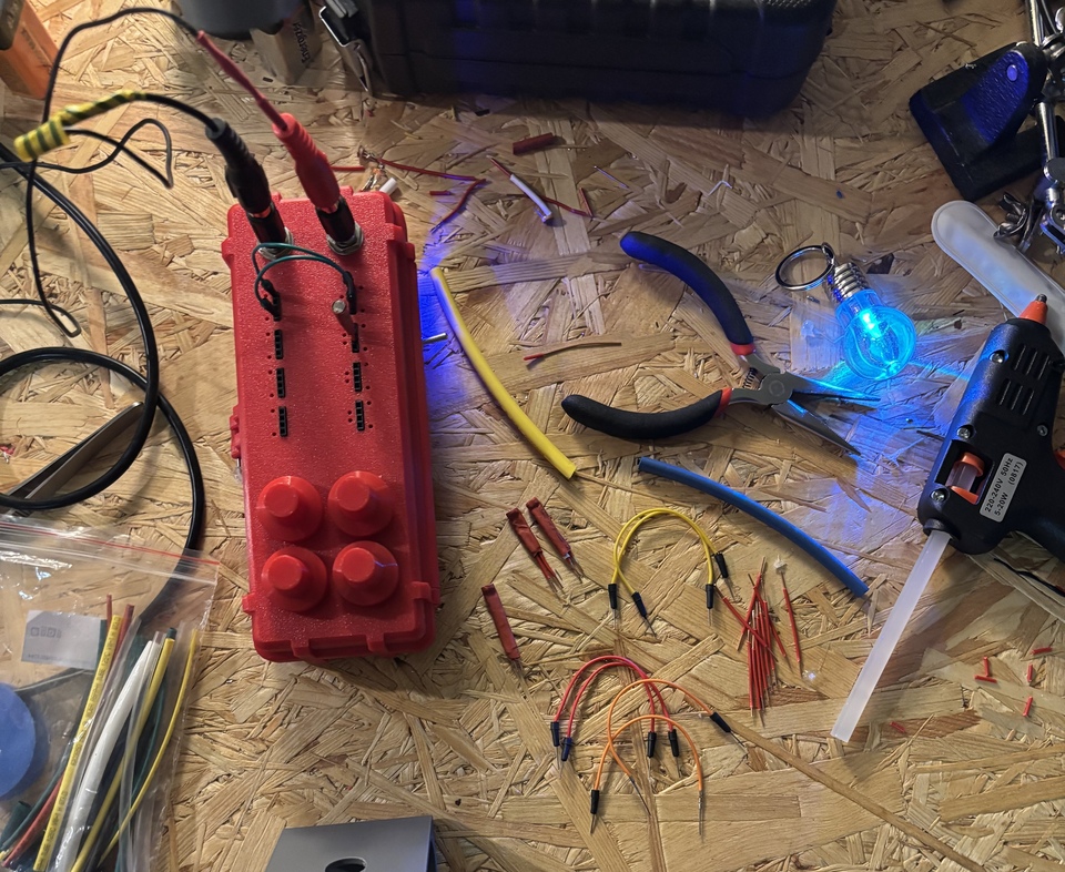 4 Oscillators DIY synth